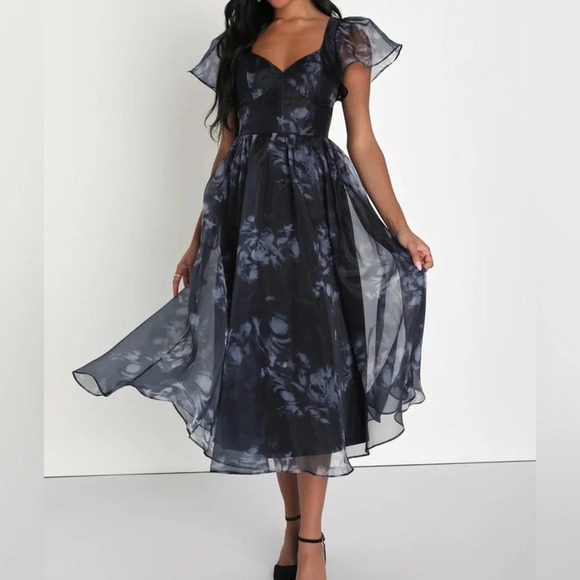 Lulus Dresses & Skirts - Lulus dress